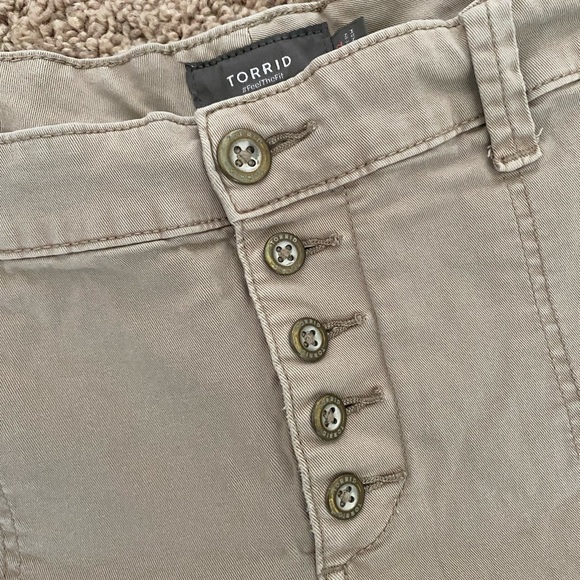 Torrid button up shorts - Picture 2 of 5